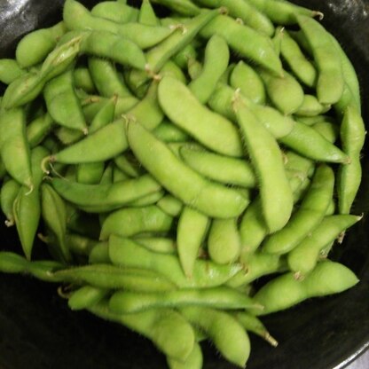 枝豆をたくさんいただいたので、この方法で茹でてみました！簡単でおいしい～♪これからはこの方法でやりますねー！